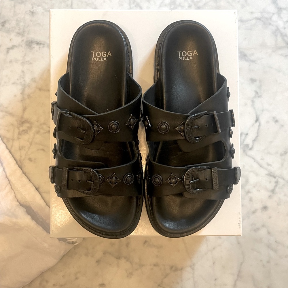 Toga Pulla Buckle Sandals 🔥🔥🩴
